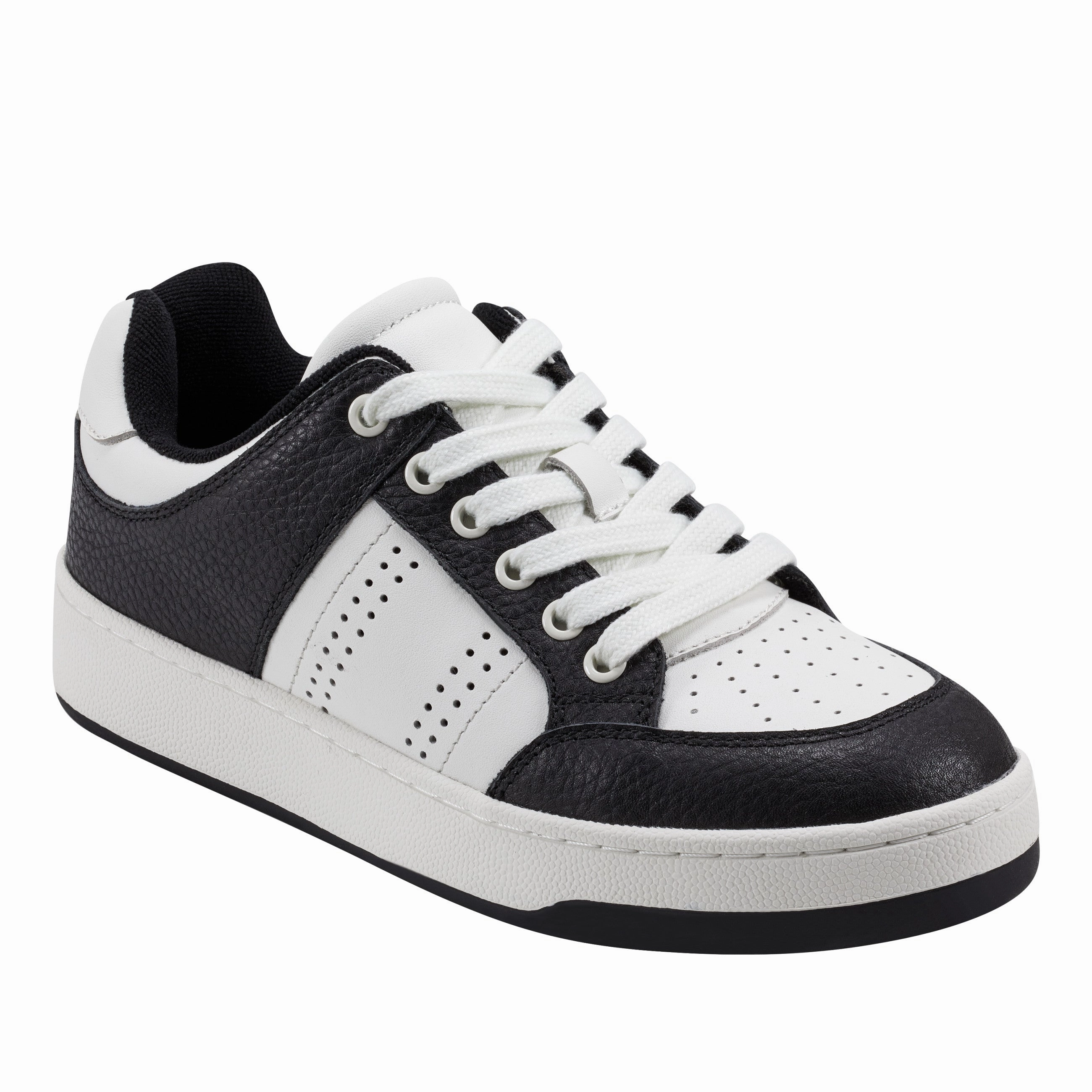 Flynnt Laceup Sneaker